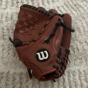 Wilson Leather Baseball Glove with Black Lacing A550 12”